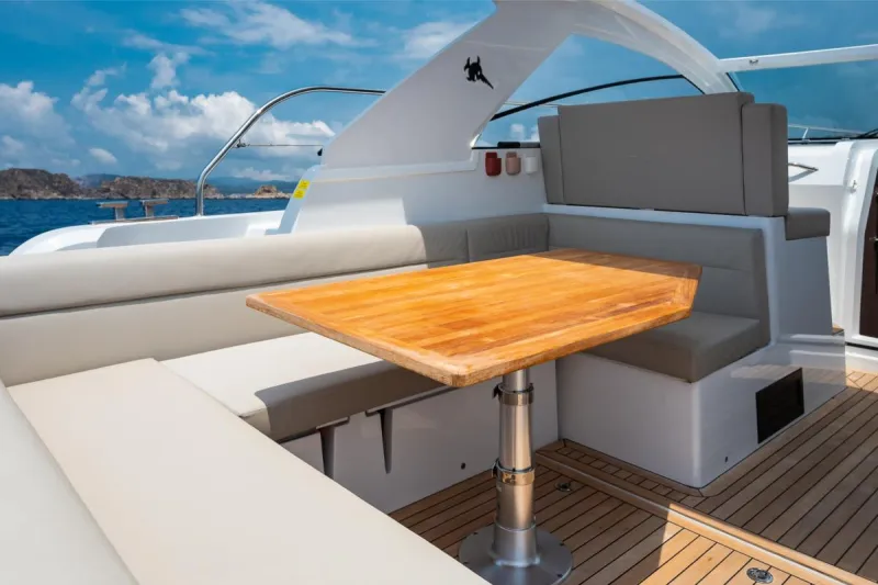 Sealine S330 2021