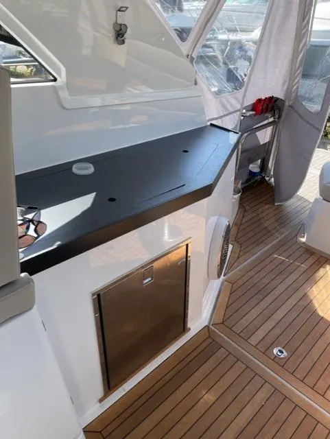 Sealine S330 2021