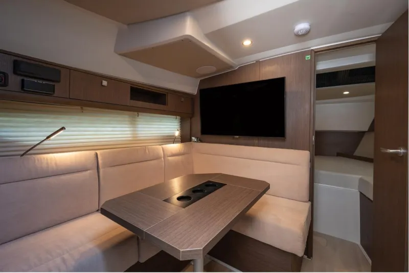 Sealine S330 2021