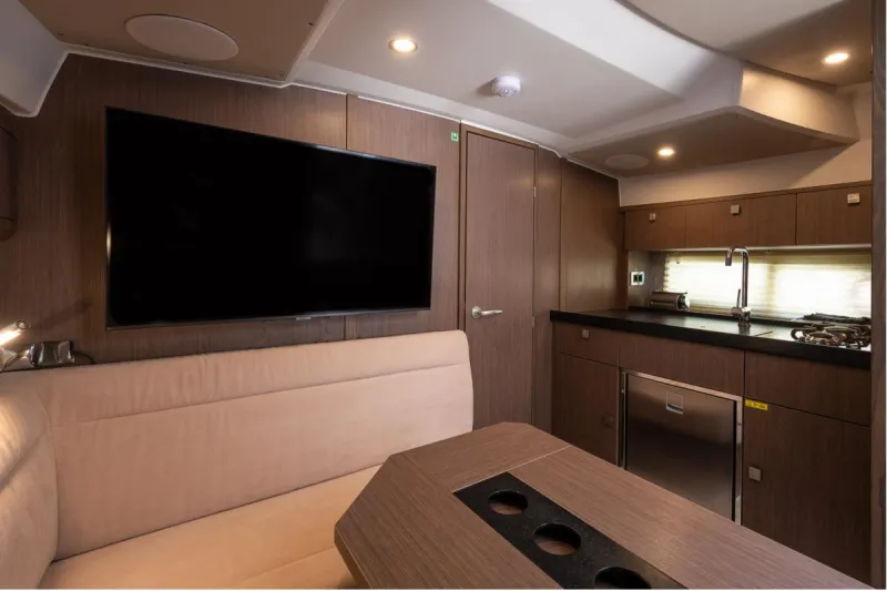 Sealine S330 2021
