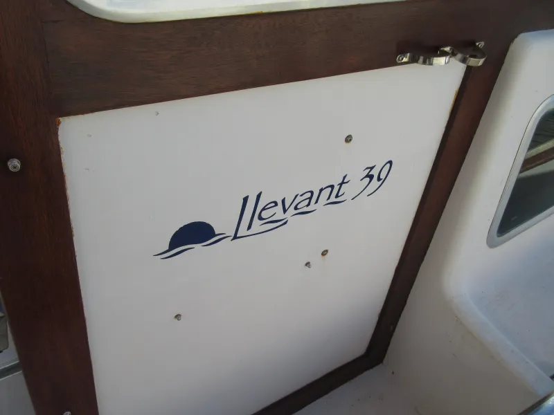 Majoni LLEVANT 370 1996
