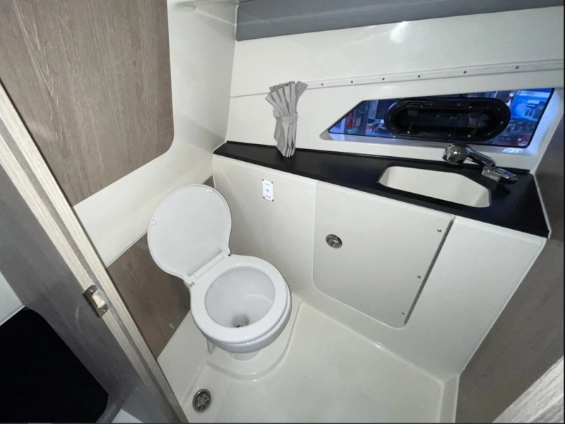 Quicksilver ACTIV 875 SUNDECK 2025