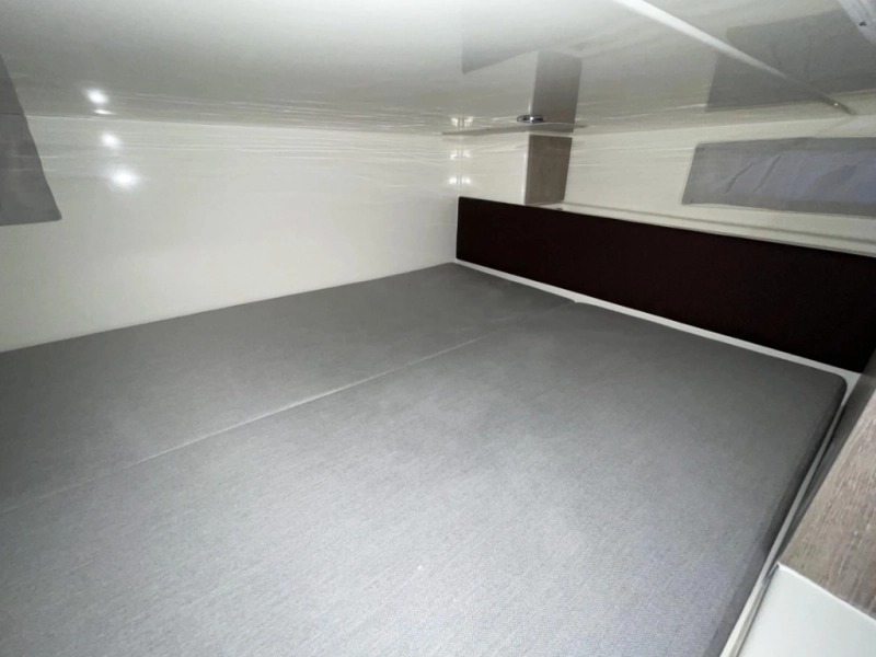 Quicksilver ACTIV 875 SUNDECK 2025