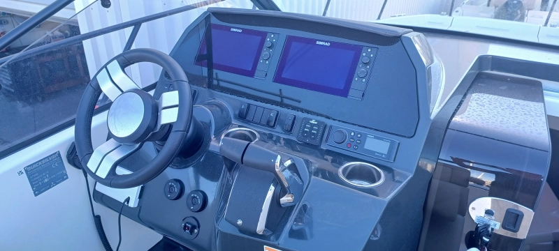 Quicksilver ACTIV 875 SUNDECK 2025