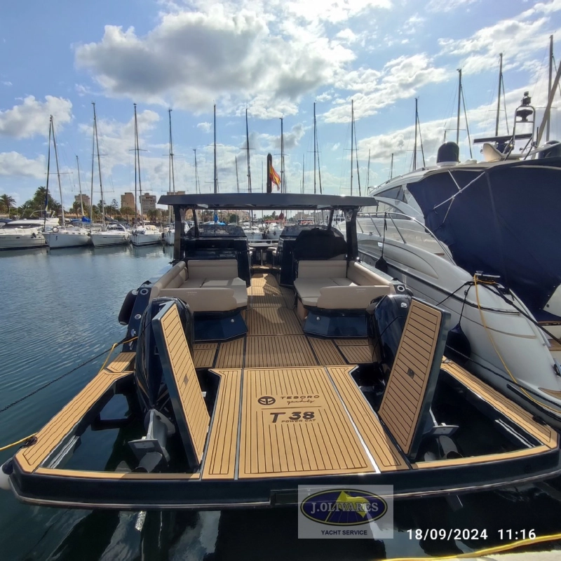 Tesoro Yachts T38 Power Cat 2023