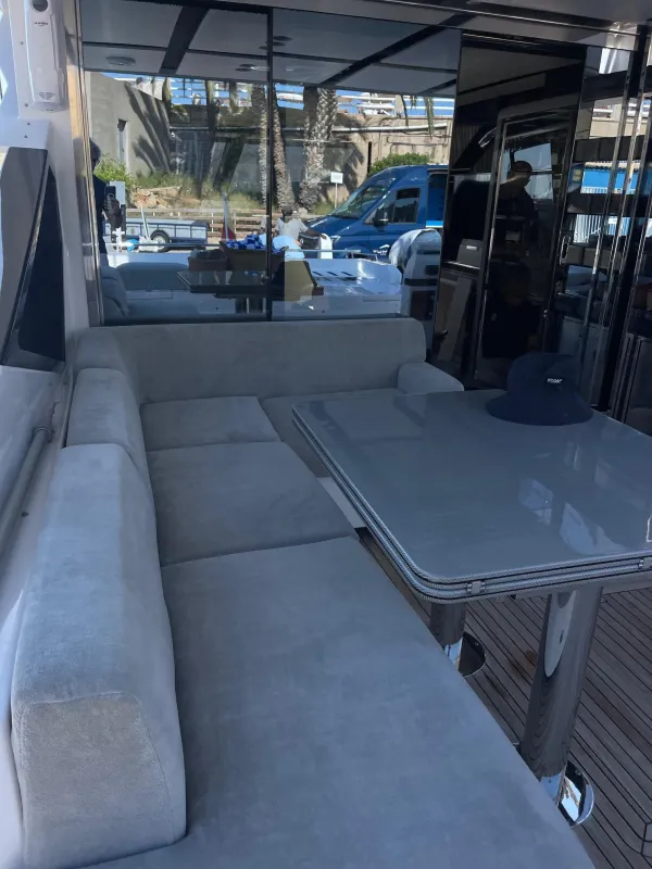 Azimut S7 2019