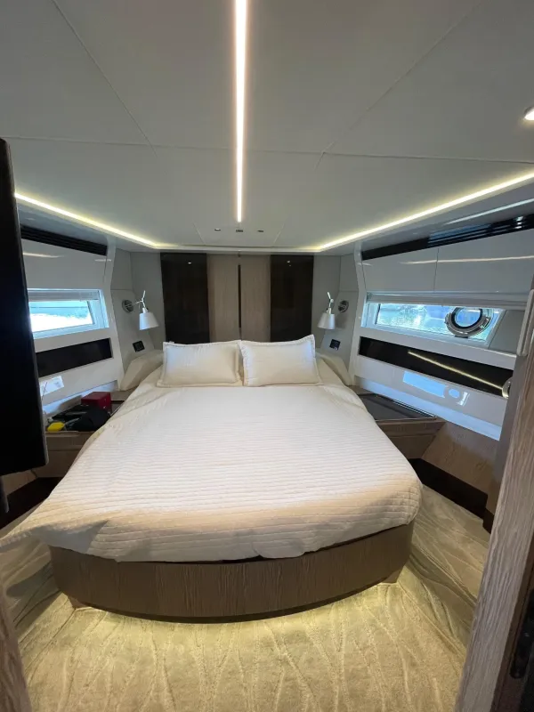 Azimut S7 2019
