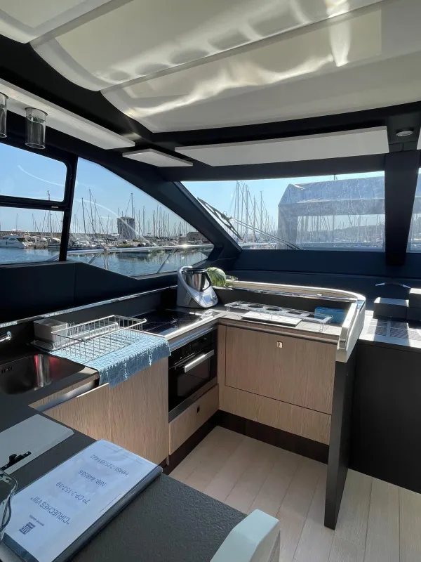 Azimut S7 2019