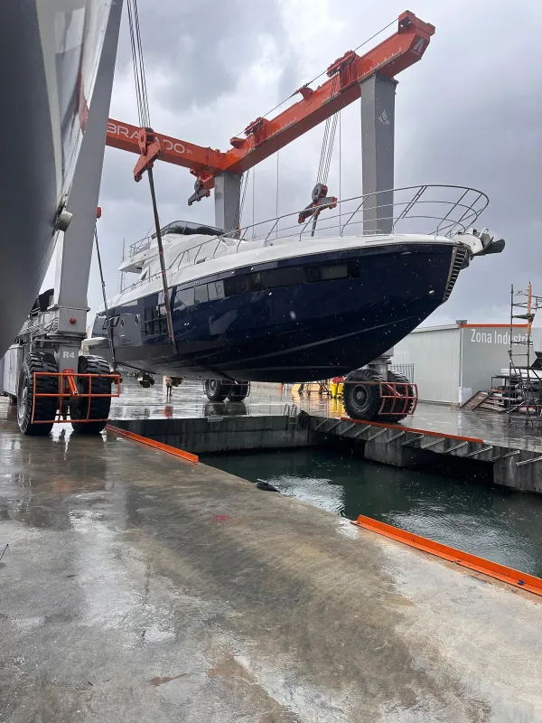 Azimut S7 2019