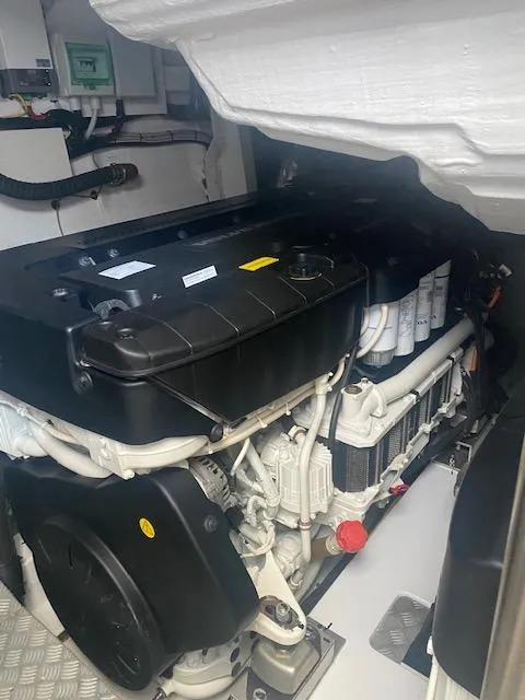 Azimut S7 2019