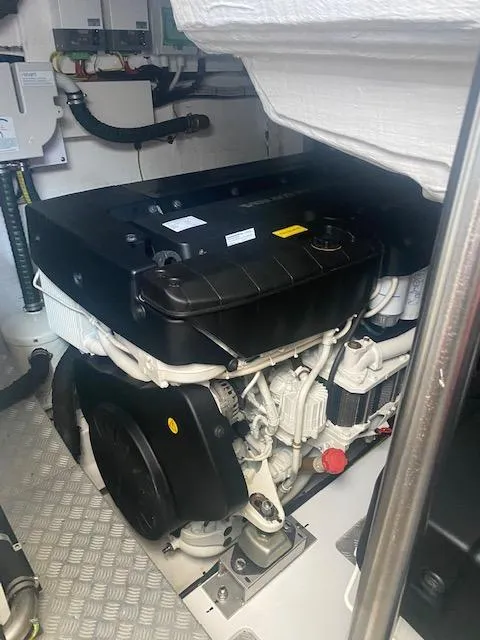 Azimut S7 2019