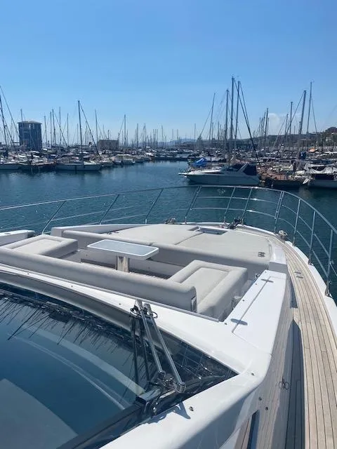 Azimut S7 2019