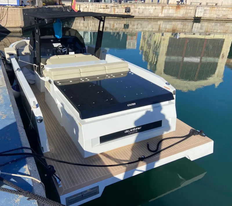 De Antonio Yachts 28 Open 2024