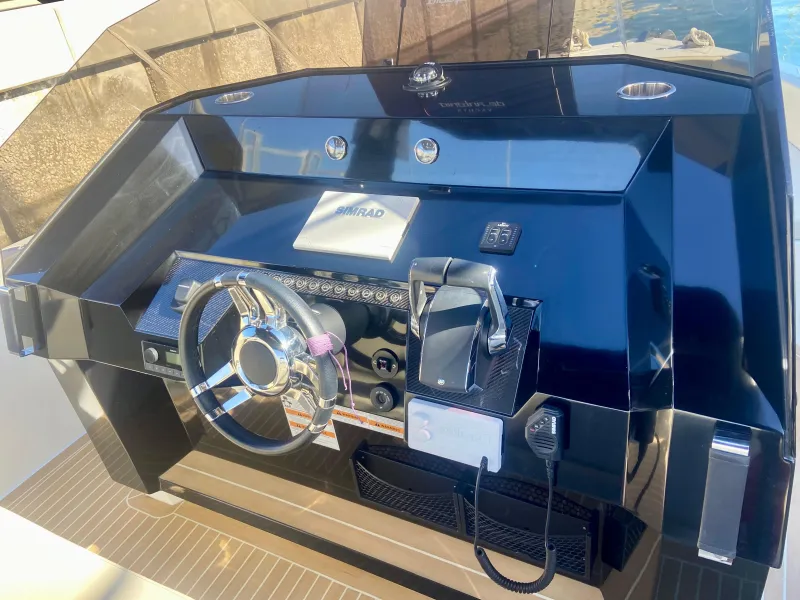 De Antonio Yachts 28 Open 2024