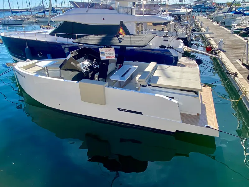De Antonio Yachts 28 Open 2024