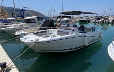 Foto del barco Jeanneau Cap Camarat 6.5 CC S3 2021