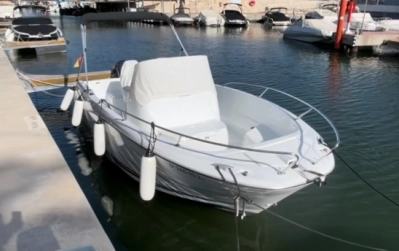 Foto del barco Jeanneau Cap Camarat 6.5 CC S3 2021