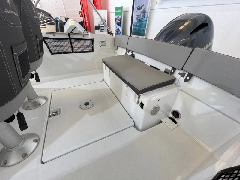 Jeanneau Cap Camarat 5.5 CC 2022