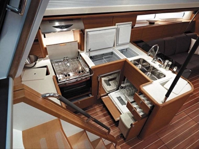 Jeanneau 57 2013