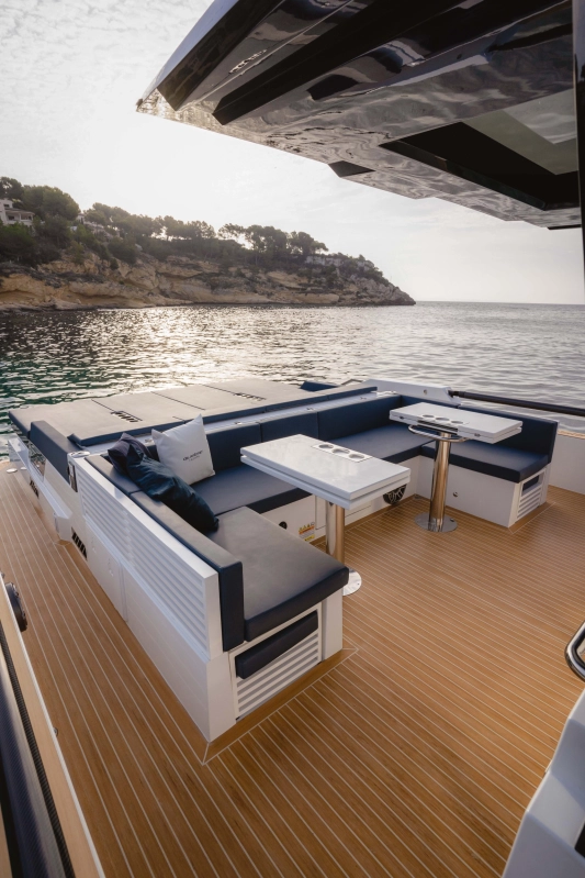 De Antonio Yachts D50 Open 2025
