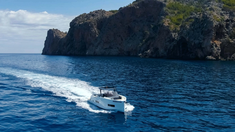 De Antonio Yachts D50 Open 2025