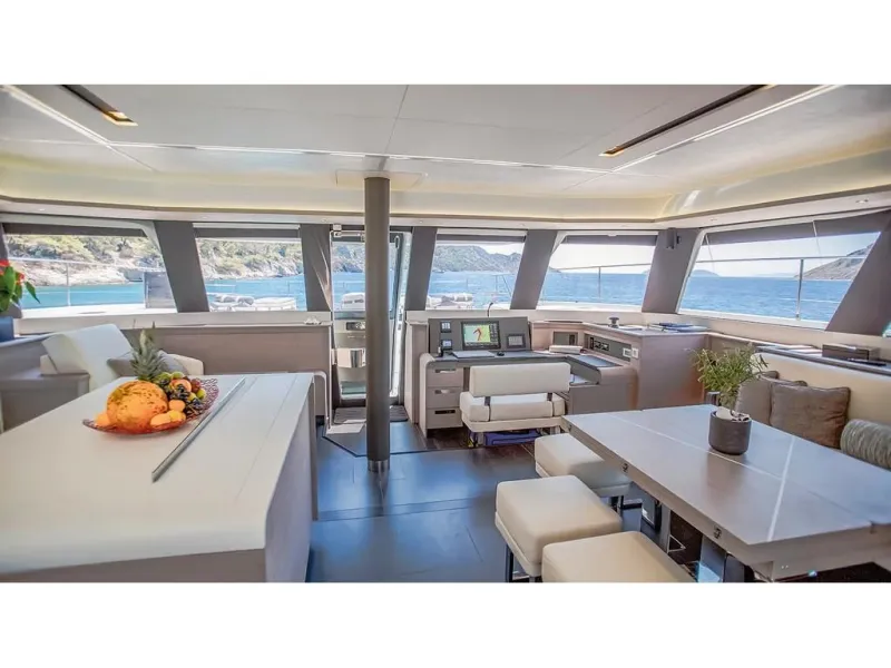 Fountaine Pajot Power 67 2025