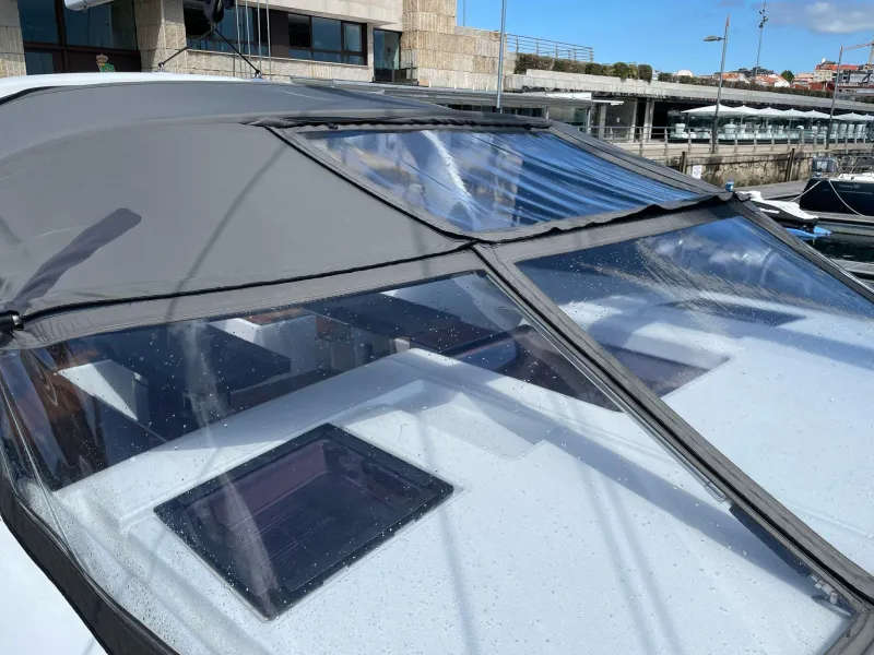 Jeanneau 64 2015