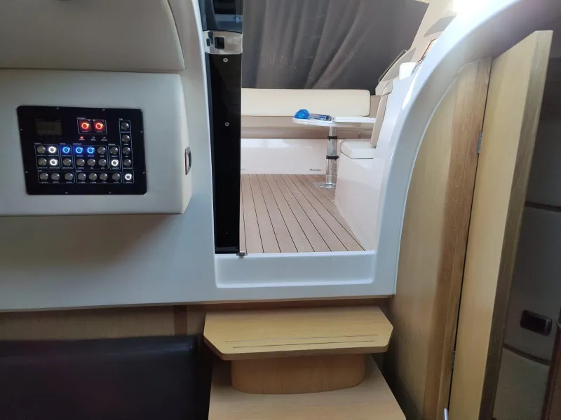 Mano Marine 42.50 2010