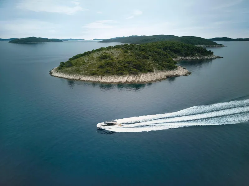 Azimut Seadeck 6 2025
