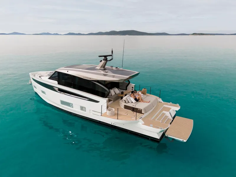 Azimut Seadeck 6 2025