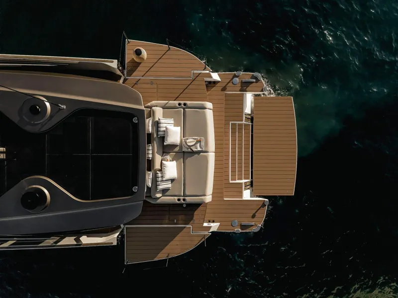 Azimut Seadeck 6 2025