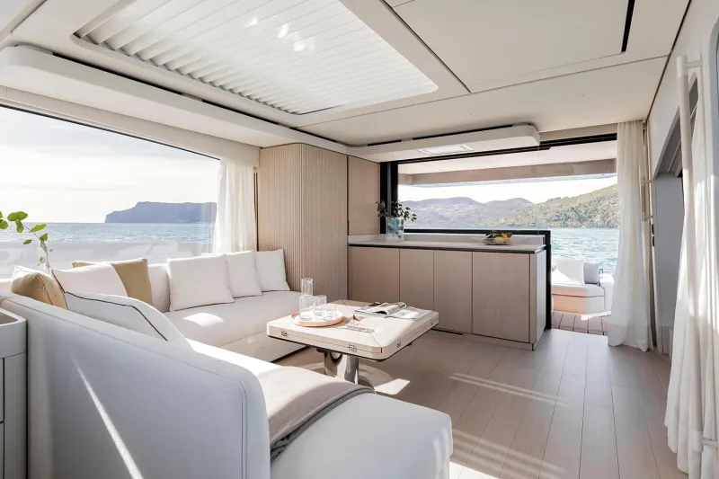 Azimut Seadeck 6 2025