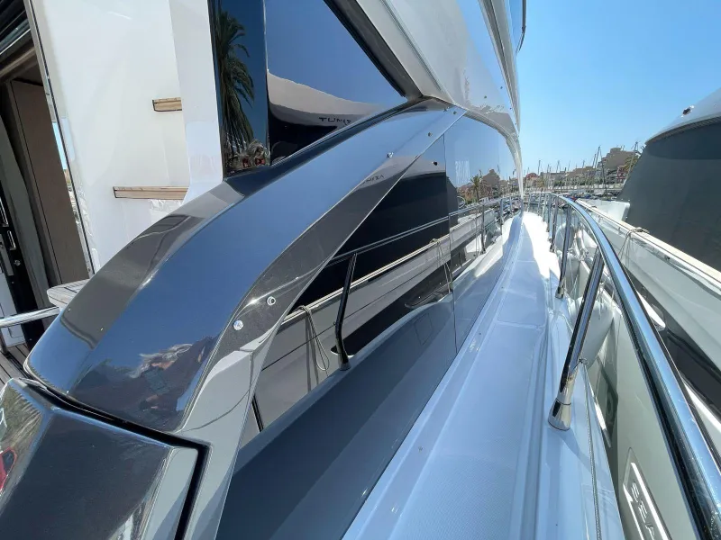 Azimut Fly 53 2025