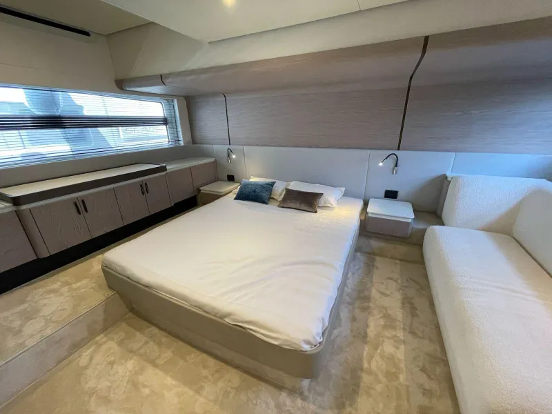 Azimut Fly 53 2025
