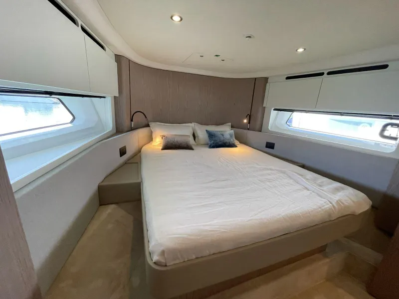 Azimut Fly 53 2025