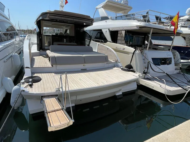 Azimut Seadeck 6 2025