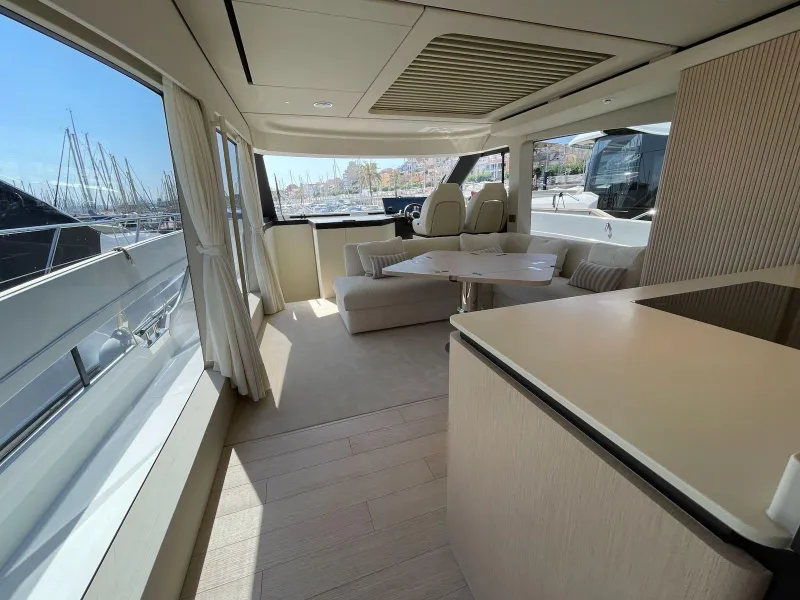 Azimut Seadeck 6 2025