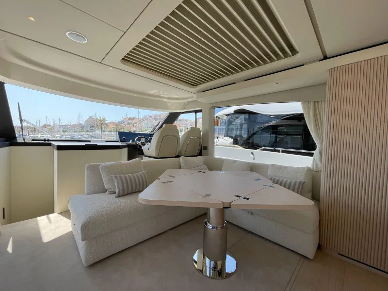 Azimut Seadeck 6 2025