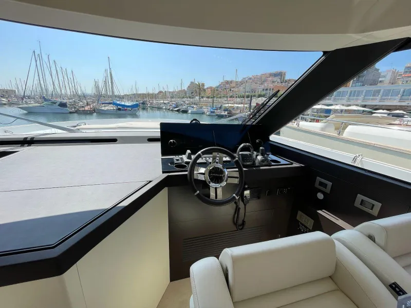Azimut Seadeck 6 2025