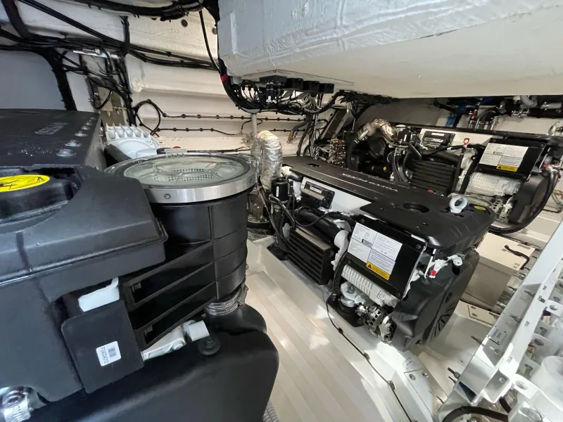 Azimut Seadeck 6 2025
