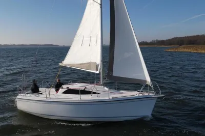 Foto del barco Sasanka Viva 700 2006