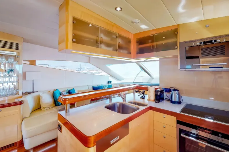 Horizon E70 - 1/8 Boat Share 2013