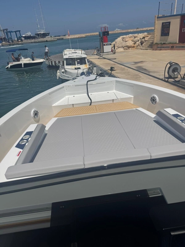 De Antonio Yachts D50 open 2025