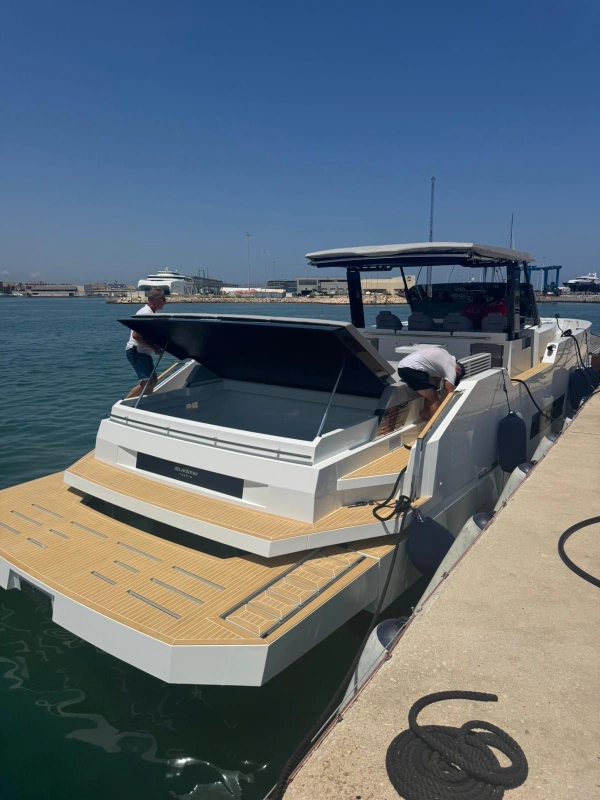 De Antonio Yachts D50 open 2025