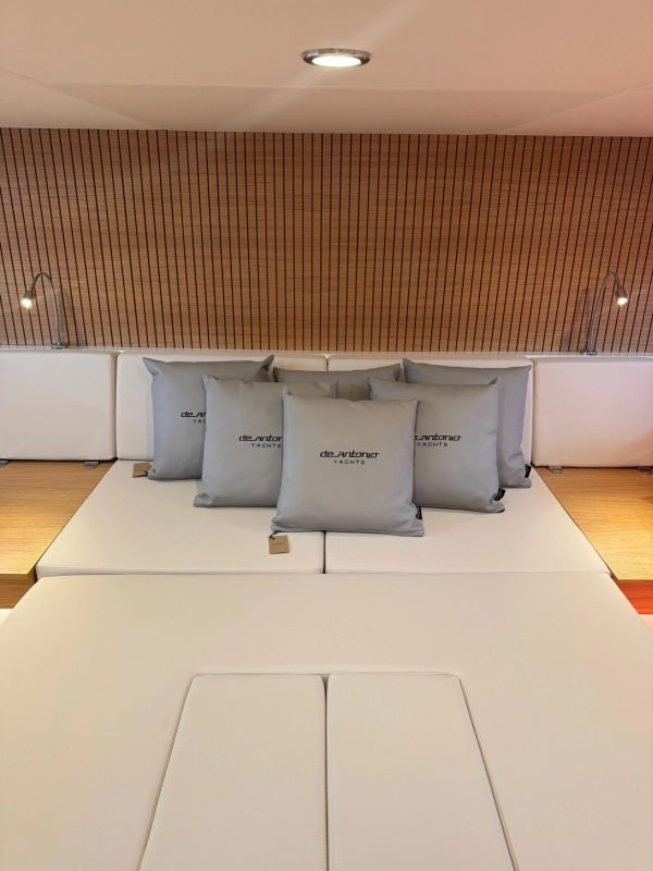 De Antonio Yachts D50 open 2025