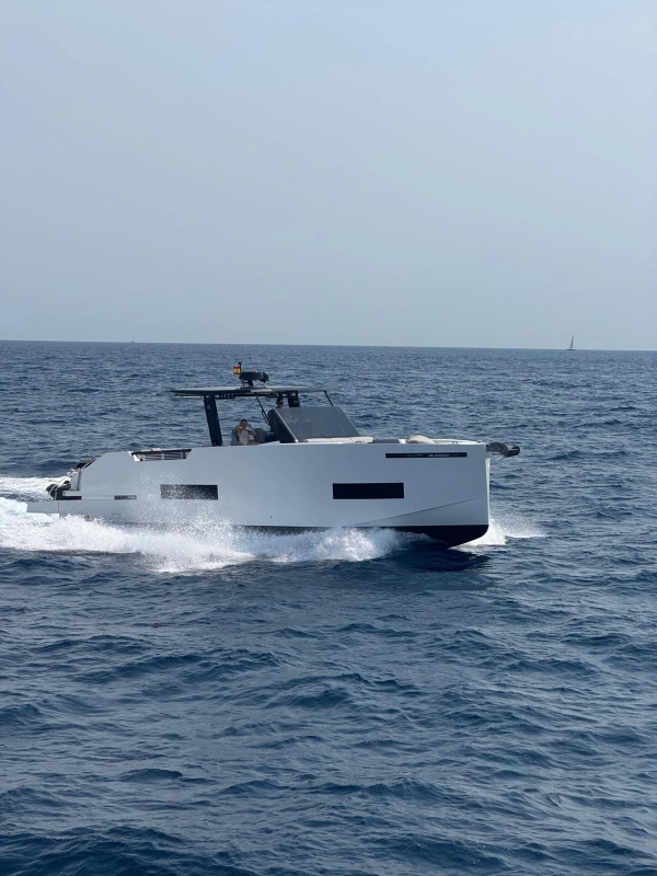 De Antonio Yachts D50 open 2025
