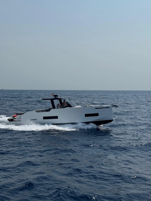 De Antonio Yachts D50 open 2025