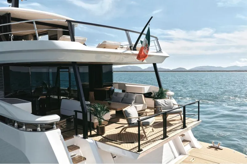 Azimut GRANDE 30M 2026