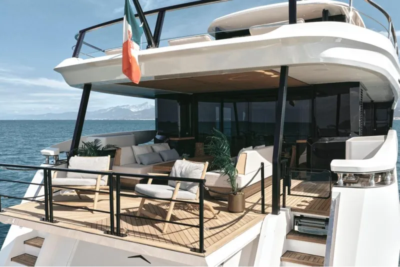 Azimut GRANDE 30M 2026