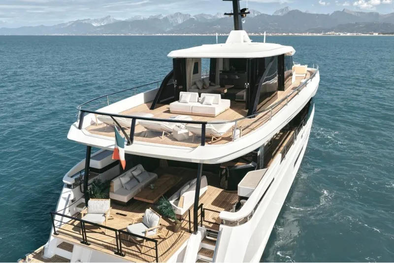 Azimut GRANDE 30M 2026